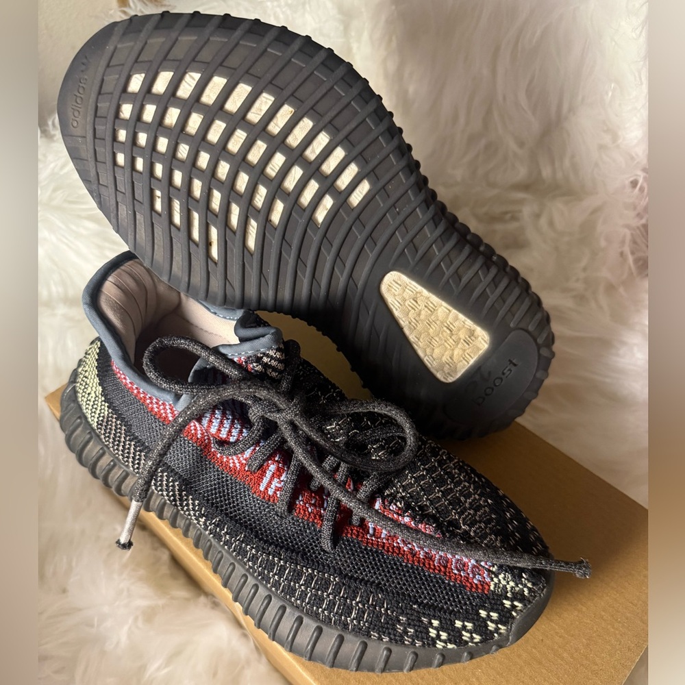 Adidas Yeezy Boost 350 Black and Red Sneakers! ❤️🤍🖤